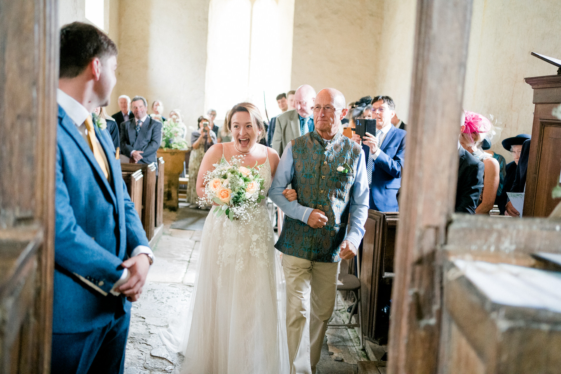 cotswold church wedding hailes church