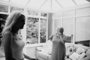 unobtrusive wedding photography