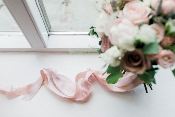 bridal bouquet pink ribbon