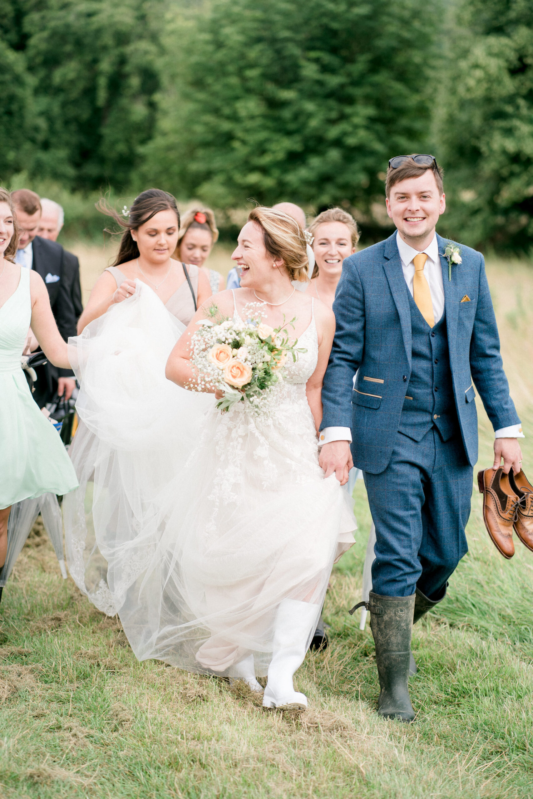wedding on the cotswolds path