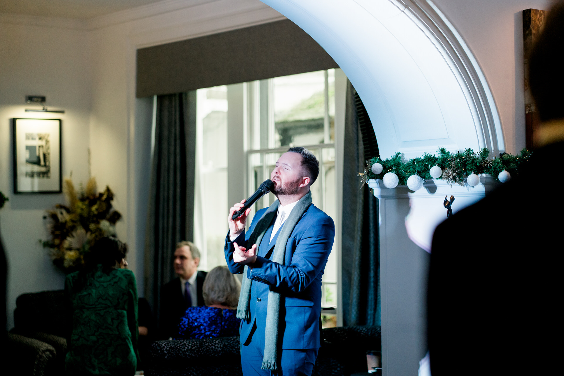 tom McLeod sings Michael buble at wedding