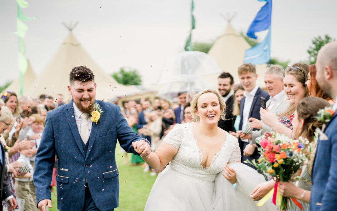 A Cotswolds Under Canvas wedding at Conygree Farm