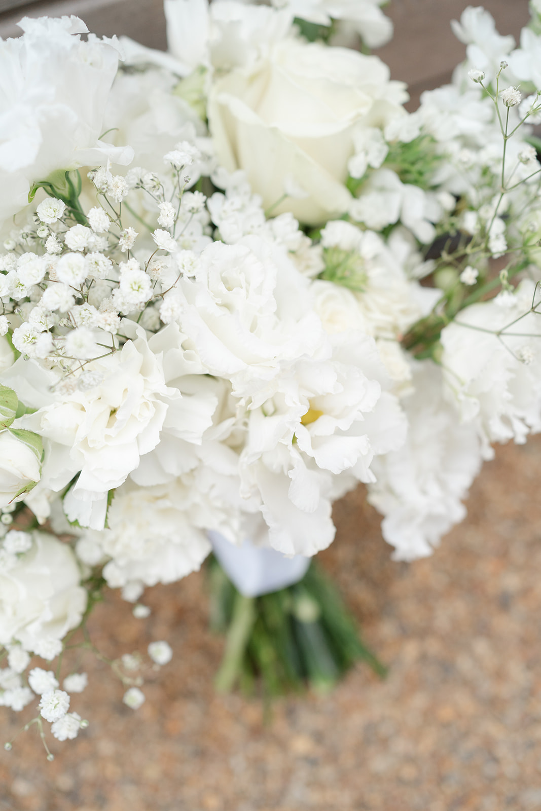 white bridal bouquet