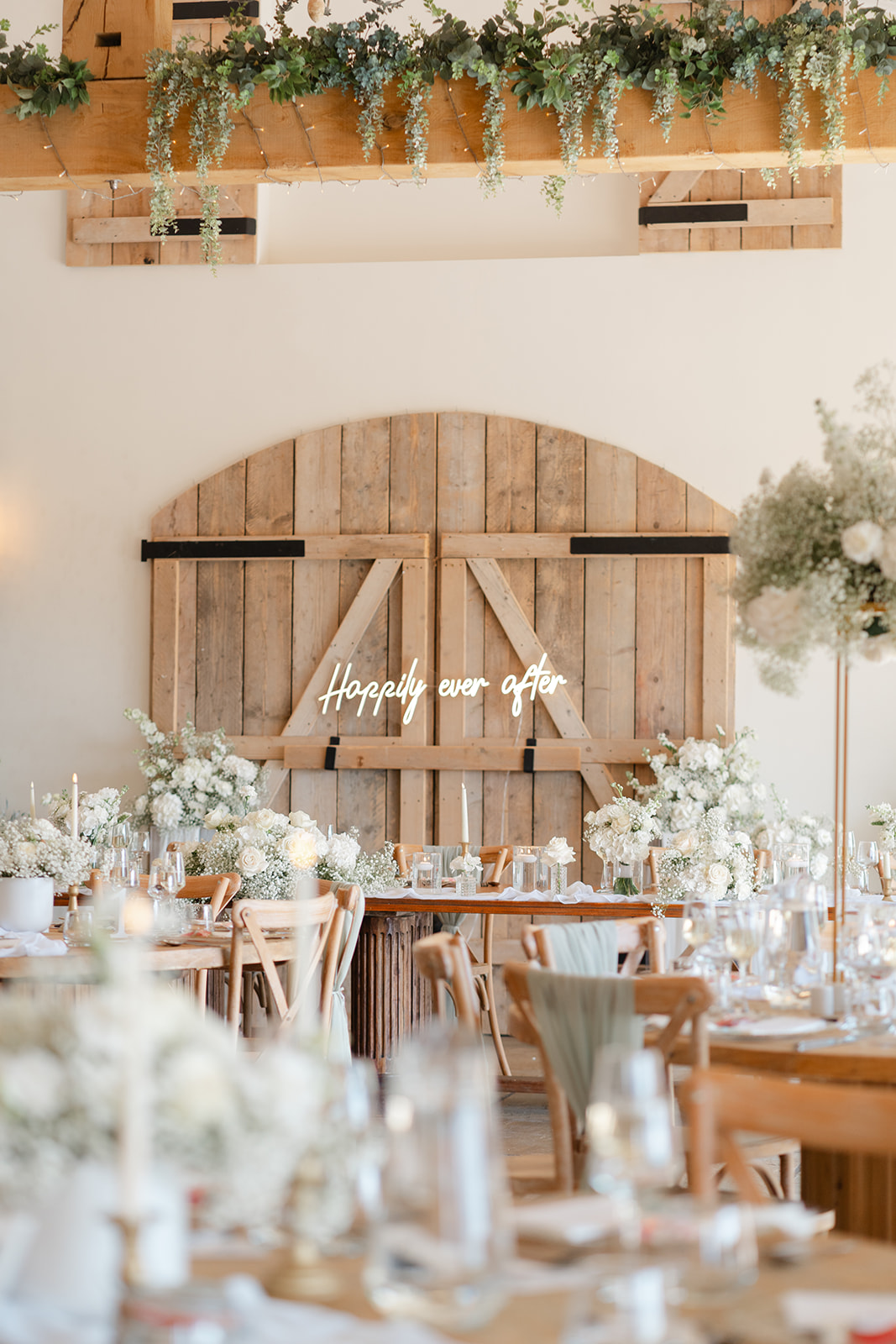 hobbit hill wedding decor